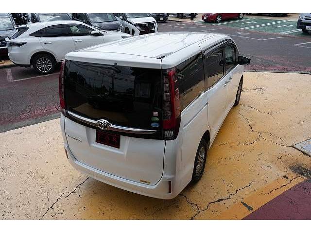エスクァイア Ｇｉ　ブラックテーラード　４ＷＤ　両側パワースライドドア　純正ナビ　衝突軽減ブレーキ　レーンアシスト　クリアランスソナー　フルセグ　Ｂｌｕｅｔｏｏｔｈ　バックカメラ　クルーズコントロール　ビルトインＥＴＣ　ＬＥＤヘッドライト（25枚目）
