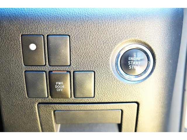 ヴェルファイア ２．５Ｚ　Ａエディション　ゴールデンアイズ　ワンオーナー　純正大型ナビ　フルセグ　Ｂｌｕｅｔｏｏｔｈ　バックカメラ　フリップダウンモニター　衝突軽減ブレーキ　レーダークルーズコントロール　両側パワースライドドア　クリアランスソナー　ハーフレザー（10枚目）