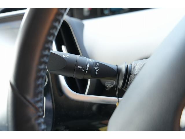プリウスPHV Aプレミアム 純正11.6インチナビ フルセグTV Bluetooth ステアリングヒーター 衝突被害軽減ブレーキ レーンアシスト アクティブクルーズコントロール ヘッドアップ クリアランスソナー ETC2.0(3枚目)