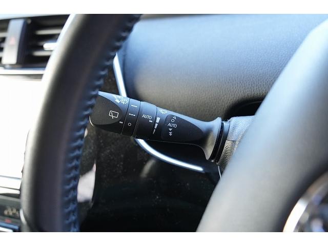TOYOTA PRIUS S SAFETY PLUS