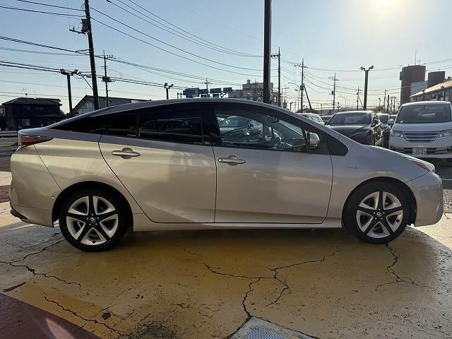 プリウス Aツーリングセレクション 衝突軽減ブレーキ レーンアシスト パーキングアシスト 追従クルーズコントロール ブラインドスポットモニター 純正9インチナビ バックカメラ フルセグ Bluetooth LEDヘッドライト ETC(23枚目)