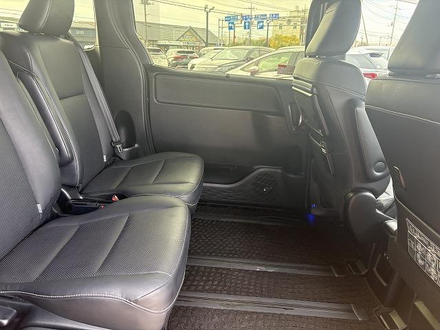 エスクァイア ハイブリッドＧｉ　モデリスタエアロ　両側パワースライドドア　純正ＳＤナビ　フルセグ　Ｂｌｕｅｔｏｏｔｈ　バックカメラ　フリップダウンモニター　衝突被害軽減ブレーキ　レーンアシスト　ＥＴＣ（31枚目）