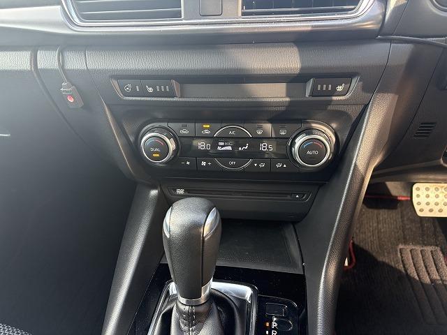 アクセラスポーツ 22XD プロアクティブ 4WD 衝突軽減ブレーキ レーンアシスト 追従クルーズコントロール ヘッドアップディスプレイ ステアリングヒーター 純正ナビ バックカメラ フルセグ Bluetooth オートハイビーム ETC(10枚目)