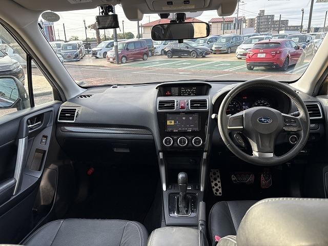 フォレスター 2.0XT アイサイト 4WD 衝突軽減ブレーキ レーンアシスト 追従クルーズコントロール パワーバックドア パワーシート 純正ナビ バックカメラ フルセグ Bluetooth シートヒーター HIDライト パドルシフト(3枚目)