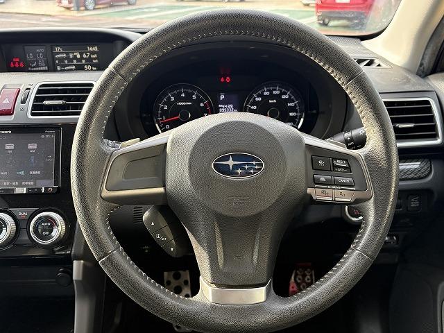 フォレスター 2.0XT アイサイト 4WD 衝突軽減ブレーキ レーンアシスト 追従クルーズコントロール パワーバックドア パワーシート 純正ナビ バックカメラ フルセグ Bluetooth シートヒーター HIDライト パドルシフト(4枚目)
