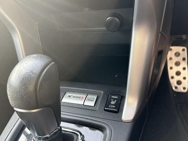 フォレスター 2.0XT アイサイト 4WD 衝突軽減ブレーキ レーンアシスト 追従クルーズコントロール パワーバックドア パワーシート 純正ナビ バックカメラ フルセグ Bluetooth シートヒーター HIDライト パドルシフト(17枚目)