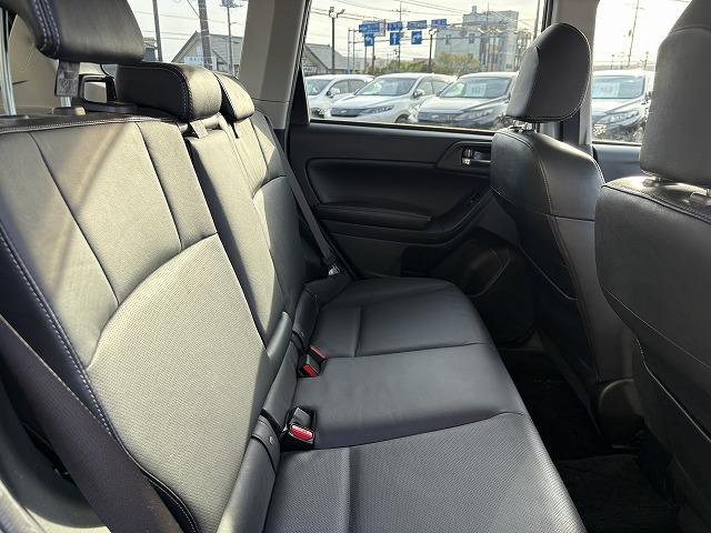 フォレスター 2.0XT アイサイト 4WD 衝突軽減ブレーキ レーンアシスト 追従クルーズコントロール パワーバックドア パワーシート 純正ナビ バックカメラ フルセグ Bluetooth シートヒーター HIDライト パドルシフト(35枚目)