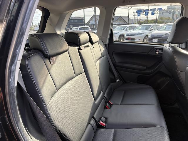 フォレスター 2.0XT アイサイト 4WD 衝突軽減ブレーキ レーンアシスト 追従クルーズコントロール パワーバックドア パワーシート 純正ナビ バックカメラ フルセグ Bluetooth シートヒーター HIDライト パドルシフト(37枚目)