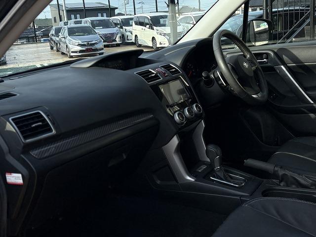 フォレスター 2.0XT アイサイト 4WD 衝突軽減ブレーキ レーンアシスト 追従クルーズコントロール パワーバックドア パワーシート 純正ナビ バックカメラ フルセグ Bluetooth シートヒーター HIDライト パドルシフト(42枚目)