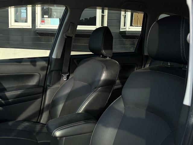 フォレスター 2.0XT アイサイト 4WD 衝突軽減ブレーキ レーンアシスト 追従クルーズコントロール パワーバックドア パワーシート 純正ナビ バックカメラ フルセグ Bluetooth シートヒーター HIDライト パドルシフト(43枚目)