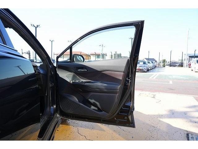 Ｃ－ＨＲ Ｇ　ＬＥＤエディション　モデリスタエアロ　バックカメラ　ブラインドスポット　クリアランスソナー　純正９インチナビ　レーンアシスト　衝突被害軽減ブレーキ　フルセグ　Ｂｌｕｅｔｏｏｔｈ　ブラインドスポット　シートヒーター（29枚目）