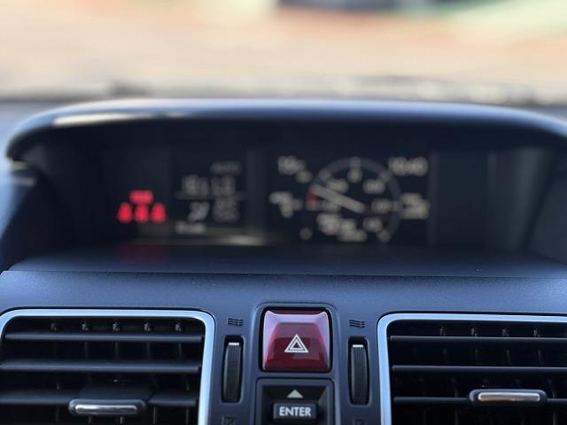 フォレスター ２．０ＸＴ　アイサイト　ブラインドスポット　ＳＴＩフロントリップ　純正７インチナビ　パドルシフト　バックカメラ　レーンアシスト　衝突被害軽減ブレーキ　Ｂｌｕｅｔｏｏｔｈオーディオ　フルセグ　社外アルミホイール　ＬＥＤライト（7枚目）