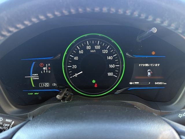 ヴェゼル ハイブリッドＺ　パドルシフト　純正８インチナビ　バックカメラ　フルセグ　衝突被害軽減ブレーキ　Ｂｌｕｅｔｏｏｔｈオーディオ　オートクルーズコントロール　ハーフレザーシート　シートヒーター　ＬＥＤライト　ＥＴＣ（8枚目）