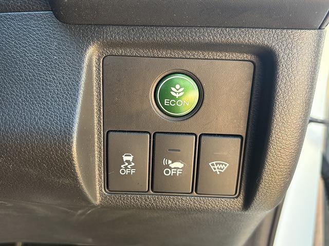 ヴェゼル ハイブリッドＺ　パドルシフト　純正８インチナビ　バックカメラ　フルセグ　衝突被害軽減ブレーキ　Ｂｌｕｅｔｏｏｔｈオーディオ　オートクルーズコントロール　ハーフレザーシート　シートヒーター　ＬＥＤライト　ＥＴＣ（9枚目）