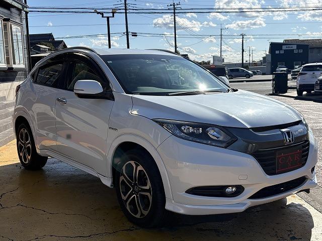 ヴェゼル ハイブリッドＺ　パドルシフト　純正８インチナビ　バックカメラ　フルセグ　衝突被害軽減ブレーキ　Ｂｌｕｅｔｏｏｔｈオーディオ　オートクルーズコントロール　ハーフレザーシート　シートヒーター　ＬＥＤライト　ＥＴＣ（16枚目）