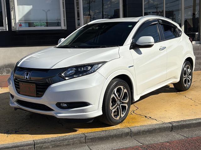 ヴェゼル ハイブリッドＺ　パドルシフト　純正８インチナビ　バックカメラ　フルセグ　衝突被害軽減ブレーキ　Ｂｌｕｅｔｏｏｔｈオーディオ　オートクルーズコントロール　ハーフレザーシート　シートヒーター　ＬＥＤライト　ＥＴＣ（22枚目）