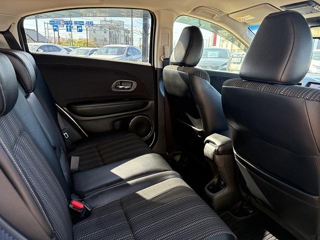 ヴェゼル ハイブリッドＺ　パドルシフト　純正８インチナビ　バックカメラ　フルセグ　衝突被害軽減ブレーキ　Ｂｌｕｅｔｏｏｔｈオーディオ　オートクルーズコントロール　ハーフレザーシート　シートヒーター　ＬＥＤライト　ＥＴＣ（29枚目）