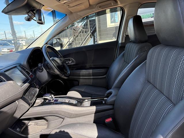 ヴェゼル ハイブリッドＺ　パドルシフト　純正８インチナビ　バックカメラ　フルセグ　衝突被害軽減ブレーキ　Ｂｌｕｅｔｏｏｔｈオーディオ　オートクルーズコントロール　ハーフレザーシート　シートヒーター　ＬＥＤライト　ＥＴＣ（36枚目）