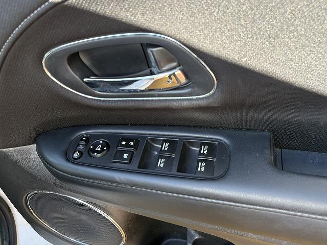 ヴェゼル ハイブリッドＺ　パドルシフト　純正８インチナビ　バックカメラ　フルセグ　衝突被害軽減ブレーキ　Ｂｌｕｅｔｏｏｔｈオーディオ　オートクルーズコントロール　ハーフレザーシート　シートヒーター　ＬＥＤライト　ＥＴＣ（40枚目）