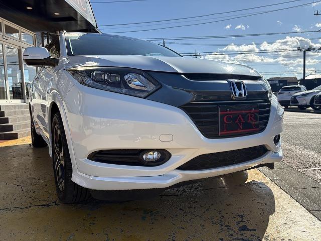 ヴェゼル ハイブリッドＺ　パドルシフト　純正８インチナビ　バックカメラ　フルセグ　衝突被害軽減ブレーキ　Ｂｌｕｅｔｏｏｔｈオーディオ　オートクルーズコントロール　ハーフレザーシート　シートヒーター　ＬＥＤライト　ＥＴＣ（43枚目）