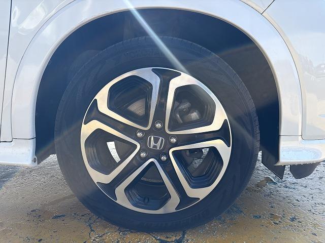 ヴェゼル ハイブリッドＺ　パドルシフト　純正８インチナビ　バックカメラ　フルセグ　衝突被害軽減ブレーキ　Ｂｌｕｅｔｏｏｔｈオーディオ　オートクルーズコントロール　ハーフレザーシート　シートヒーター　ＬＥＤライト　ＥＴＣ（44枚目）