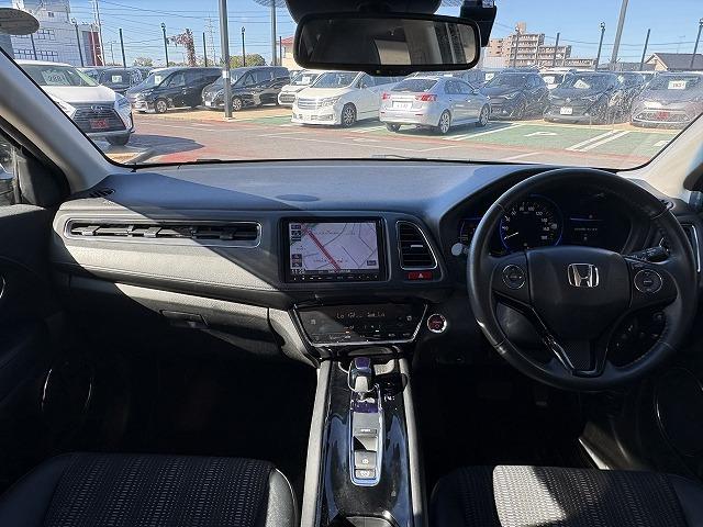 ヴェゼル ハイブリッドＺ　パドルシフト　純正８インチナビ　バックカメラ　フルセグ　衝突被害軽減ブレーキ　Ｂｌｕｅｔｏｏｔｈオーディオ　オートクルーズコントロール　ハーフレザーシート　シートヒーター　ＬＥＤライト　ＥＴＣ（54枚目）