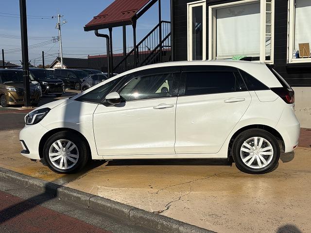 フィット ｅ：ＨＥＶホーム　衝突被害軽減ブレーキ　レーンキープアシスト　アダプティブクルーズコントロール　クリアランスソナー　オートハイビーム　ＬＥＤオートライト　ステアリングリモコン　純正ナビ　バックカメラ　Ｂｌｕｅｔｏｏｔｈ（20枚目）