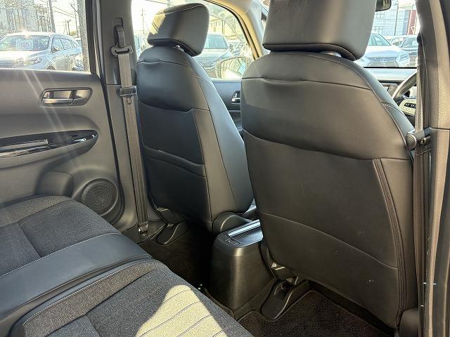 フィット ｅ：ＨＥＶホーム　衝突被害軽減ブレーキ　レーンキープアシスト　アダプティブクルーズコントロール　クリアランスソナー　オートハイビーム　ＬＥＤオートライト　ステアリングリモコン　純正ナビ　バックカメラ　Ｂｌｕｅｔｏｏｔｈ（30枚目）