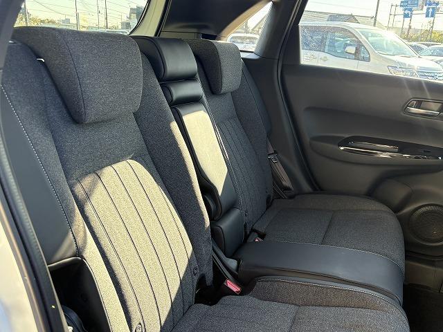 フィット ｅ：ＨＥＶホーム　衝突被害軽減ブレーキ　レーンキープアシスト　アダプティブクルーズコントロール　クリアランスソナー　オートハイビーム　ＬＥＤオートライト　ステアリングリモコン　純正ナビ　バックカメラ　Ｂｌｕｅｔｏｏｔｈ（31枚目）