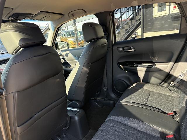 フィット ｅ：ＨＥＶホーム　衝突被害軽減ブレーキ　レーンキープアシスト　アダプティブクルーズコントロール　クリアランスソナー　オートハイビーム　ＬＥＤオートライト　ステアリングリモコン　純正ナビ　バックカメラ　Ｂｌｕｅｔｏｏｔｈ（34枚目）