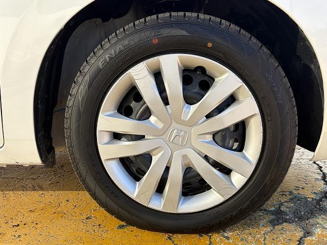 フィット ｅ：ＨＥＶホーム　衝突被害軽減ブレーキ　レーンキープアシスト　アダプティブクルーズコントロール　クリアランスソナー　オートハイビーム　ＬＥＤオートライト　ステアリングリモコン　純正ナビ　バックカメラ　Ｂｌｕｅｔｏｏｔｈ（43枚目）