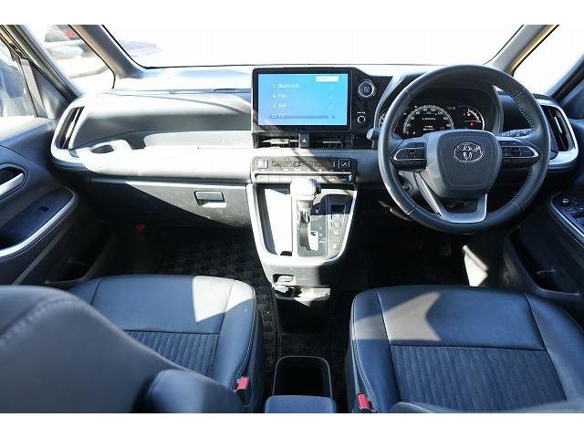 ノア Ｓ－Ｚ　両側パワスラ　衝突軽減ブレーキ　レーンアシスト　クリアランスソナー　純正ナビ　Ｂｌｕｅｔｏｏｔｈ　バックカメラ　フルセグ　アダプティブクルーズコントロール　純正アルミホイール　ビルトインＥＴＣ２．０（2枚目）