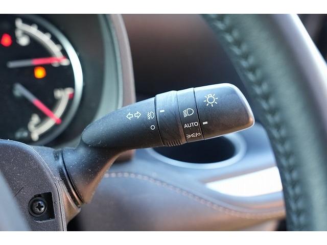 ノア Ｓ－Ｚ　両側パワスラ　衝突軽減ブレーキ　レーンアシスト　クリアランスソナー　純正ナビ　Ｂｌｕｅｔｏｏｔｈ　バックカメラ　フルセグ　アダプティブクルーズコントロール　純正アルミホイール　ビルトインＥＴＣ２．０（6枚目）