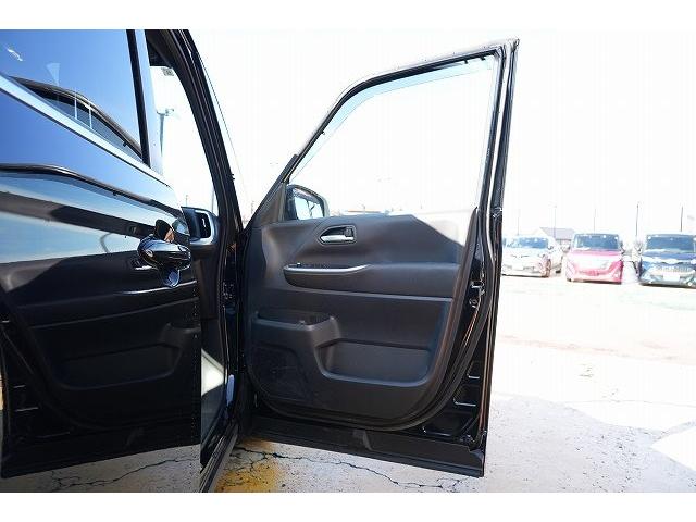 ノア Ｓ－Ｚ　両側パワスラ　衝突軽減ブレーキ　レーンアシスト　クリアランスソナー　純正ナビ　Ｂｌｕｅｔｏｏｔｈ　バックカメラ　フルセグ　アダプティブクルーズコントロール　純正アルミホイール　ビルトインＥＴＣ２．０（30枚目）