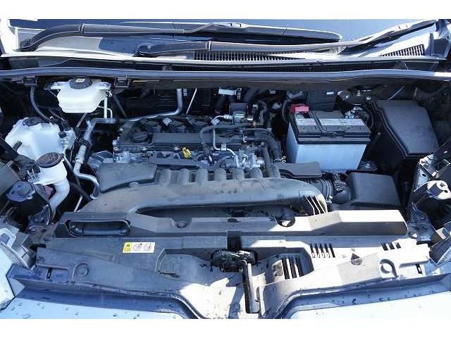 ノア Ｓ－Ｚ　両側パワスラ　衝突軽減ブレーキ　レーンアシスト　クリアランスソナー　純正ナビ　Ｂｌｕｅｔｏｏｔｈ　バックカメラ　フルセグ　アダプティブクルーズコントロール　純正アルミホイール　ビルトインＥＴＣ２．０（52枚目）