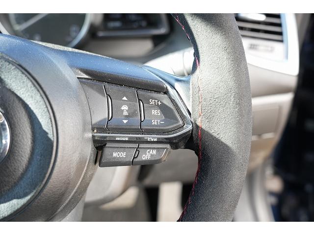 アクセラスポーツ ２２ＸＤ　プロアクティブ　衝突被害軽減ブレーキ　レーンアシスト　ヘッドアップディスプレイ　アダプティブクルーズコントロール　ブラインドスポット　オートハイビーム　社外アルミホイール　パワーシート　純正ナビ　前席ヒートシーター（5枚目）