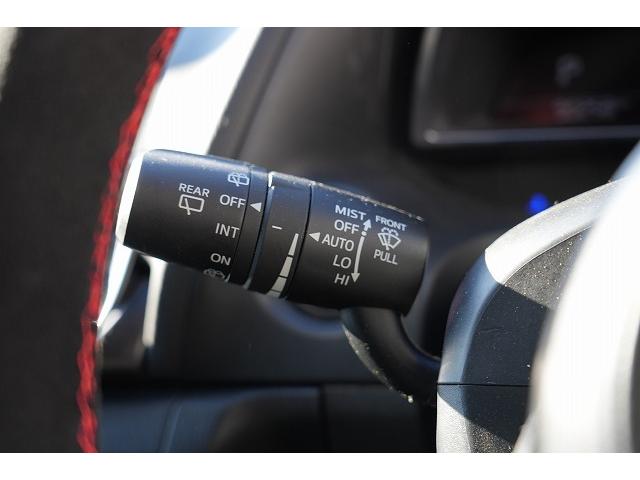 アクセラスポーツ ２２ＸＤ　プロアクティブ　衝突被害軽減ブレーキ　レーンアシスト　ヘッドアップディスプレイ　アダプティブクルーズコントロール　ブラインドスポット　オートハイビーム　社外アルミホイール　パワーシート　純正ナビ　前席ヒートシーター（7枚目）