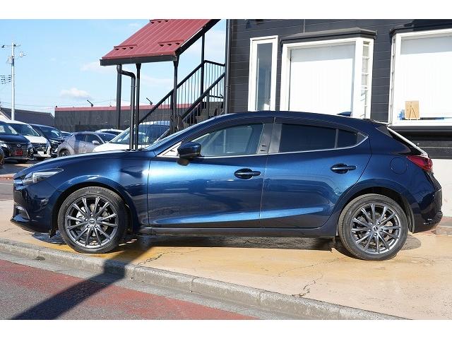 アクセラスポーツ ２２ＸＤ　プロアクティブ　衝突被害軽減ブレーキ　レーンアシスト　ヘッドアップディスプレイ　アダプティブクルーズコントロール　ブラインドスポット　オートハイビーム　社外アルミホイール　パワーシート　純正ナビ　前席ヒートシーター（20枚目）