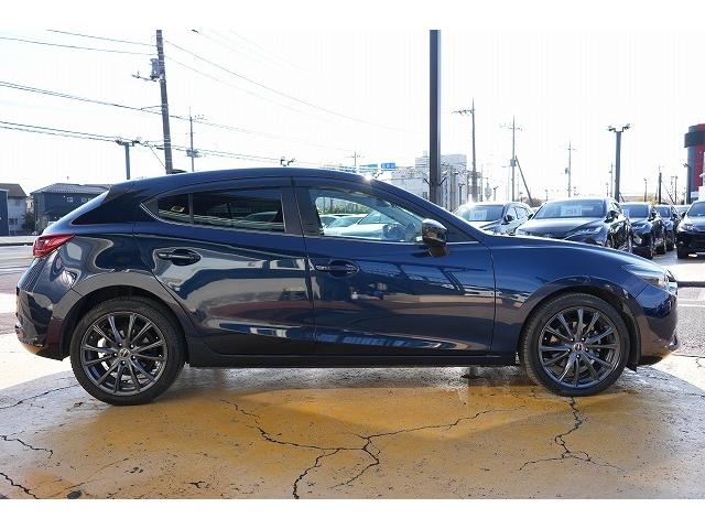 アクセラスポーツ ２２ＸＤ　プロアクティブ　衝突被害軽減ブレーキ　レーンアシスト　ヘッドアップディスプレイ　アダプティブクルーズコントロール　ブラインドスポット　オートハイビーム　社外アルミホイール　パワーシート　純正ナビ　前席ヒートシーター（24枚目）