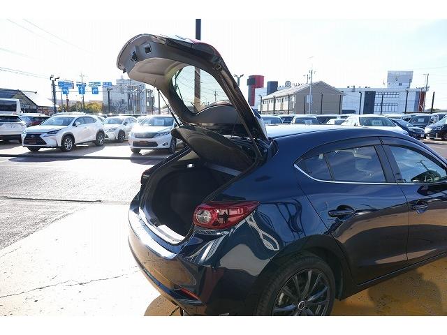 アクセラスポーツ ２２ＸＤ　プロアクティブ　衝突被害軽減ブレーキ　レーンアシスト　ヘッドアップディスプレイ　アダプティブクルーズコントロール　ブラインドスポット　オートハイビーム　社外アルミホイール　パワーシート　純正ナビ　前席ヒートシーター（41枚目）