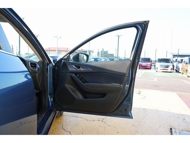 アクセラスポーツ １５ＸＤ　プロアクティブ　衝突軽減ブレーキ　レーンアシスト　ヘッドアップディスプレイ　アダプティプクルーズコントロール　ブレインドスポット　オートハイビーム　クリアランスソナー　Ｂｌｕｅｔｏｏｔｈ　バックカメラ　フルセグ（32枚目）