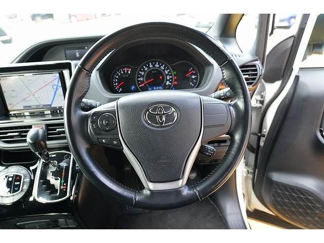 ノア Si ダブルバイビー 社外ナビ 社外フリップダウンモニター 両側電動パワースライドドア 衝突軽減 レーンアシスト フルセグ Bluetooth バックカメラ ETC オートクルーズコントロール オートLEDヘッドライト(3枚目)