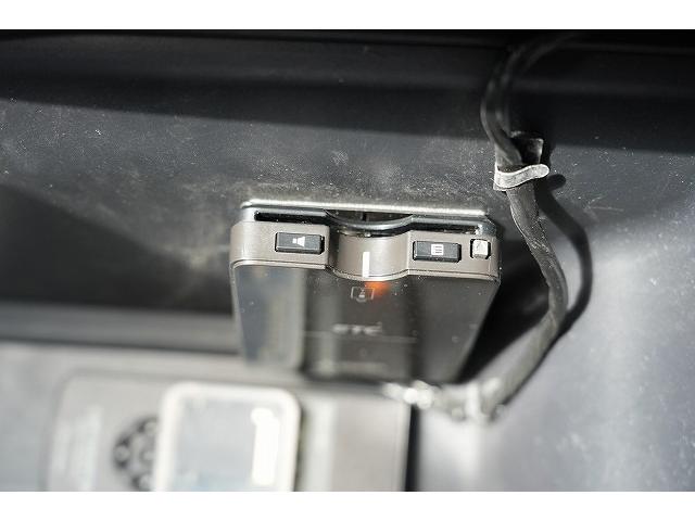 ノア Si ダブルバイビー 社外ナビ 社外フリップダウンモニター 両側電動パワースライドドア 衝突軽減 レーンアシスト フルセグ Bluetooth バックカメラ ETC オートクルーズコントロール オートLEDヘッドライト(10枚目)