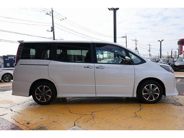 ノア Si ダブルバイビー 社外ナビ 社外フリップダウンモニター 両側電動パワースライドドア 衝突軽減 レーンアシスト フルセグ Bluetooth バックカメラ ETC オートクルーズコントロール オートLEDヘッドライト(24枚目)