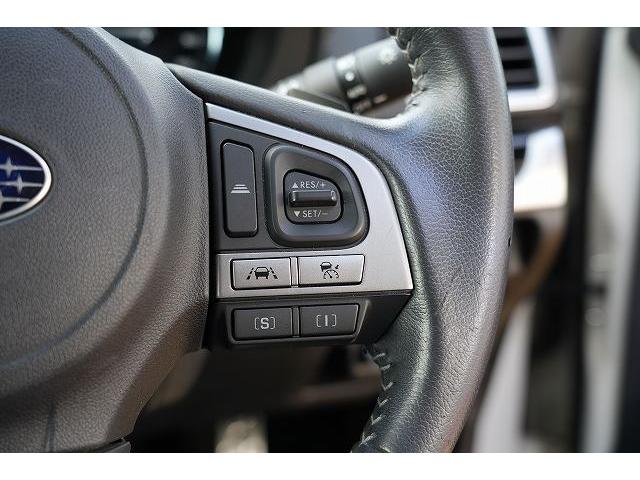 フォレスター Ｓ－リミテッド　衝突軽減ブレーキ　レーンアシスト　アダプティブクルーズコントロール　ブラインドスポット　純正ナビ　Ｂｌｕｅｔｏｏｔｈ　バックカメラ　フルセグ　純正アルミホイール　ビルトインＥＴＣ　パワーバックドア（4枚目）
