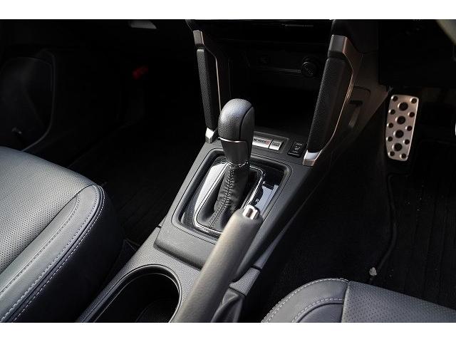フォレスター Ｓ－リミテッド　衝突軽減ブレーキ　レーンアシスト　アダプティブクルーズコントロール　ブラインドスポット　純正ナビ　Ｂｌｕｅｔｏｏｔｈ　バックカメラ　フルセグ　純正アルミホイール　ビルトインＥＴＣ　パワーバックドア（9枚目）