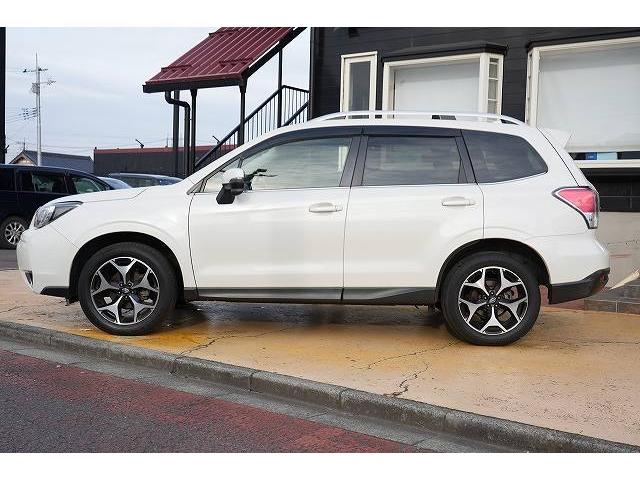 フォレスター Ｓ－リミテッド　衝突軽減ブレーキ　レーンアシスト　アダプティブクルーズコントロール　ブラインドスポット　純正ナビ　Ｂｌｕｅｔｏｏｔｈ　バックカメラ　フルセグ　純正アルミホイール　ビルトインＥＴＣ　パワーバックドア（16枚目）