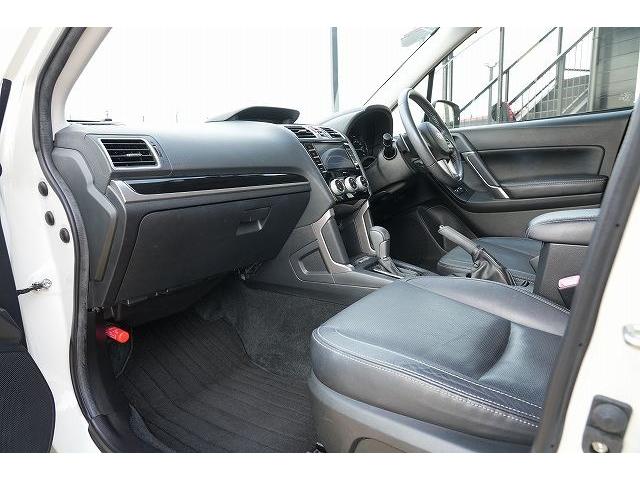 フォレスター Ｓ－リミテッド　衝突軽減ブレーキ　レーンアシスト　アダプティブクルーズコントロール　ブラインドスポット　純正ナビ　Ｂｌｕｅｔｏｏｔｈ　バックカメラ　フルセグ　純正アルミホイール　ビルトインＥＴＣ　パワーバックドア（41枚目）