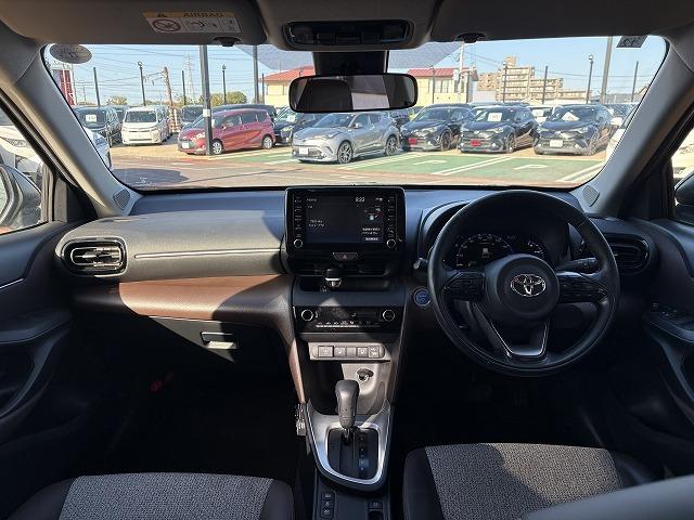 ヤリスクロス ハイブリッドＺ　クリアランスソナー　ブラインドスポット　レーンアシスト　オートハイビーム　アクティブクルーズコントロール　ステアリングリモコン　ステアリングヒーター　衝突被害軽減ブレーキ　Ｂｌｕｅｔｏｏｔｈ　ＵＳＢ（2枚目）