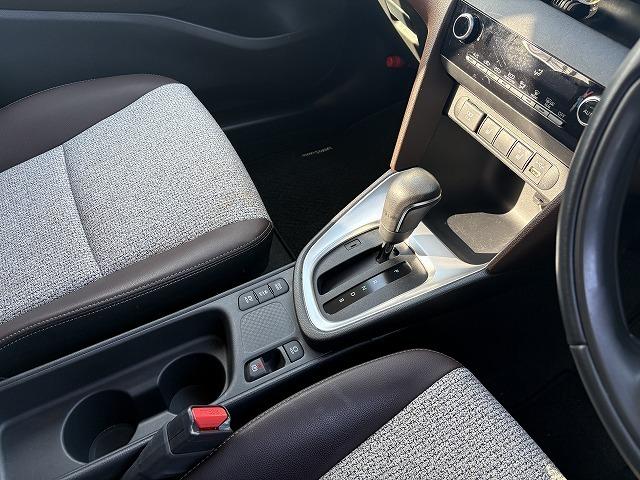 ヤリスクロス ハイブリッドＺ　クリアランスソナー　ブラインドスポット　レーンアシスト　オートハイビーム　アクティブクルーズコントロール　ステアリングリモコン　ステアリングヒーター　衝突被害軽減ブレーキ　Ｂｌｕｅｔｏｏｔｈ　ＵＳＢ（12枚目）